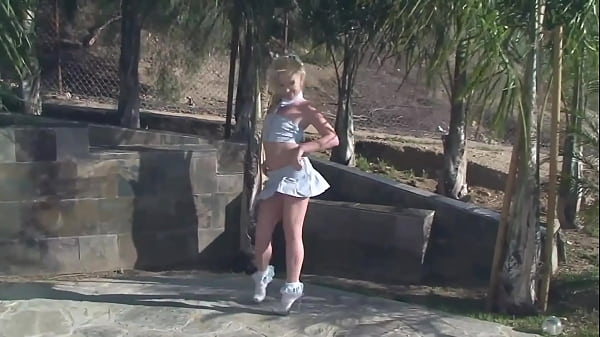 HARDCORE AMATEUR MILF OUTDOORS WITH ANAL