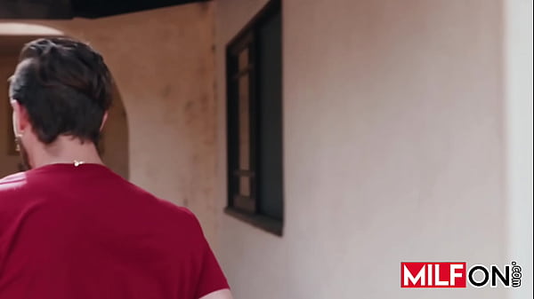 Horny big tit brunette mature hottie riding huge dick and cum fast- Reagan Foxx, Lucas Frost