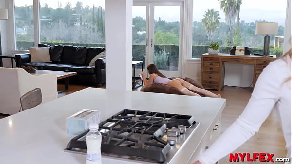 Mylfex – Raunchy Boy Fuck his Stepsister after Mom’s Beakfast