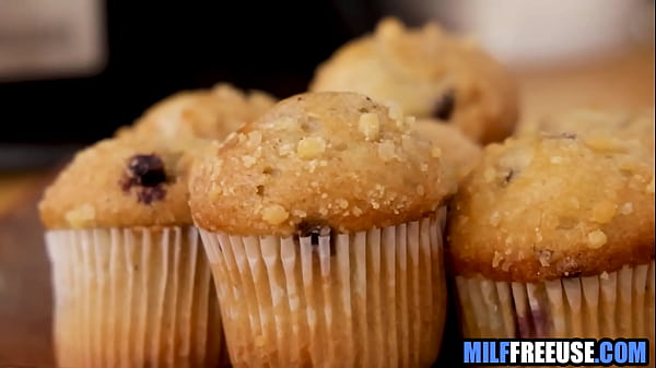 Hot MILF barrista freeused by customers