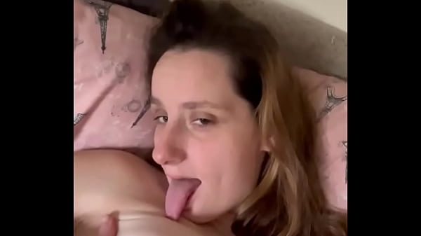 Ivy19921 Licking her big titties
