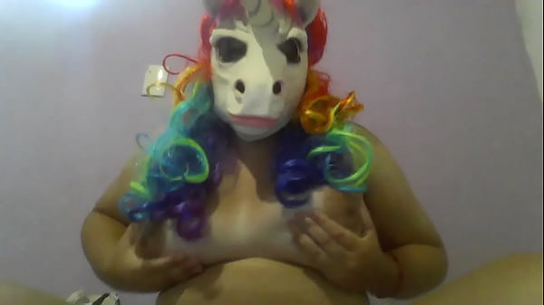 Sou uma Unicornia Safada, sou virgem, me lambe
