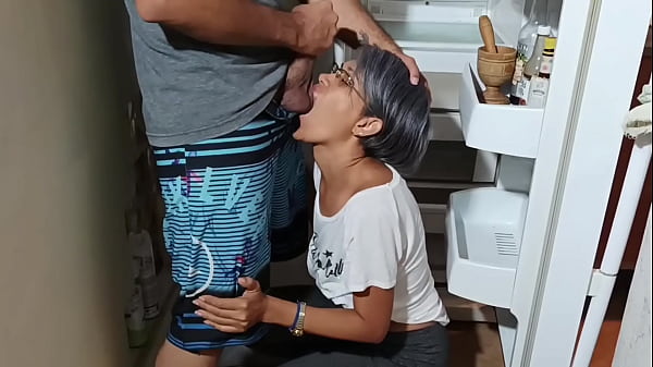 An ordinary day with my sexy MILF stepsister – 100% Spanish porn.