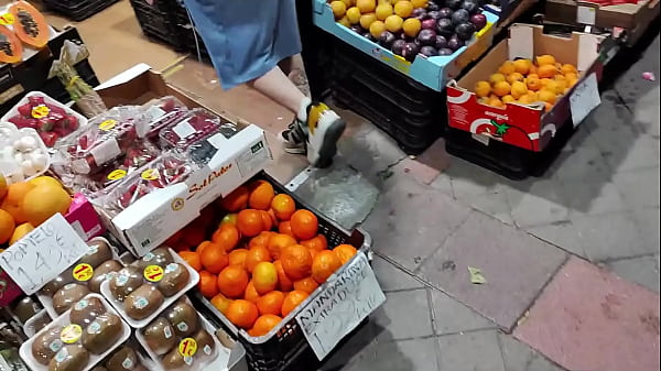 Penetracion ANAL y VAGINAL con Verduras !! Orgasmo Enorme con Squirt en la Cocina !!