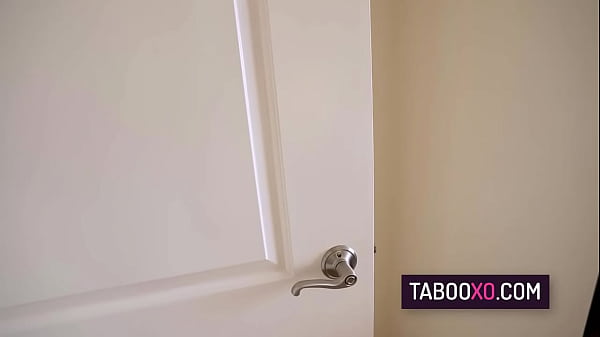 Stepson fucks his stepmom and stepaunt on a vacation – Cory Chase, Vanessa Cage