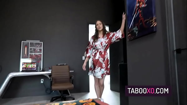 Fucking my horny stepmom in the morning – Amiee Cambridge