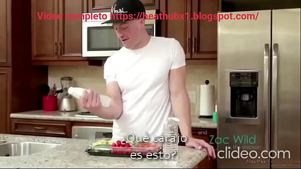 Masaje de la madrastra desnudos y acaba en una dura follada (Sub español) video completo enlace parte superior