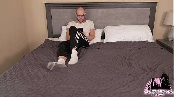 Slutty fairy gets magical anal orgasm