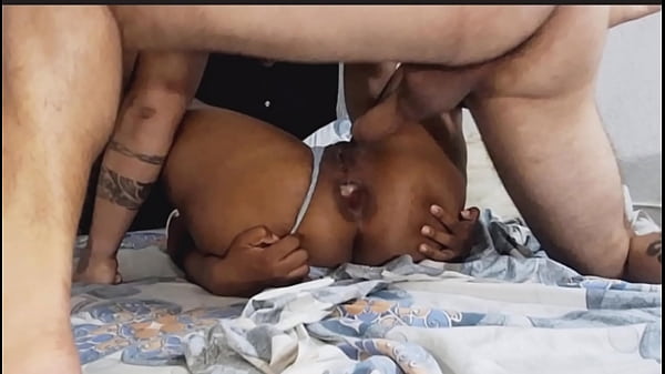 Solo quería conversar con mi padrastro y termine con el ano dilatado CREAMPIE