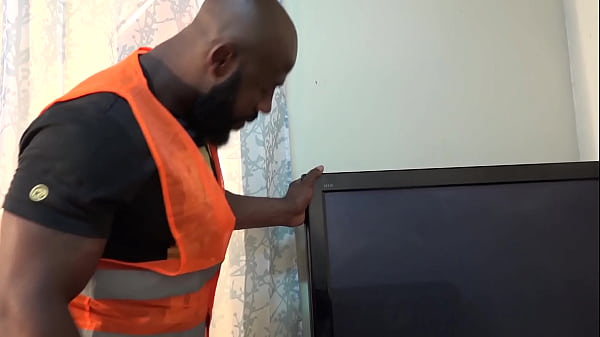 And if we discover together the other talents of this handyman with his boss during the troubleshooting of the televisions and if he uses his big cock instead of his screwdriver.