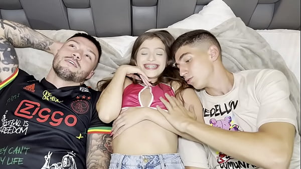 BBG Dos polla,s enormes para la bonita colombiana Sofi Smith
