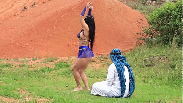 In the middle of the desert I meet an exotic dancer with a huge ass, we fuck hard outdoors – Aaroon Mush