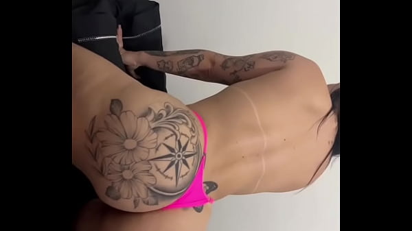 Anal coloquei o plug no meu cuzinho parar vc ver bem de pertinho