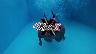 Housewives Velvet Skye & Maxine X Fuck For Lucky Scott Rhodes!