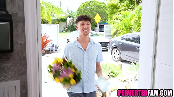 Cougar stepmom wants to fuck stepson