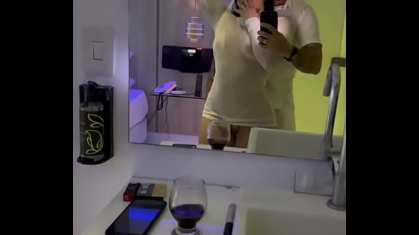 Ela engoliu o pau dele inteirinho