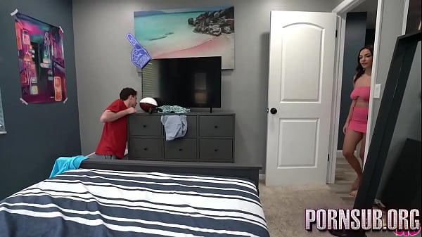 Mi hermanastra parece una zorra. sub español. ver completo en: pornsuborg