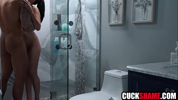 MILF wife fuck stripper in front of cuckold hubby | Lola Pearl