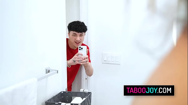 My hot stepaunt Chloe Amour grinds her wet pussy on my hard cock