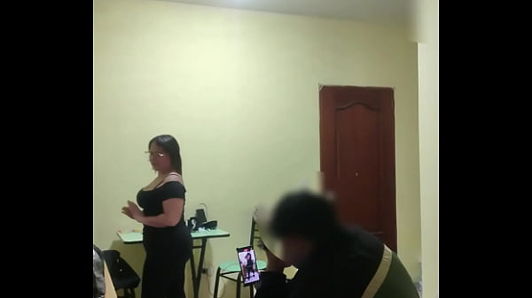 AMA DE CASA VENEZOLANA FOLLADA