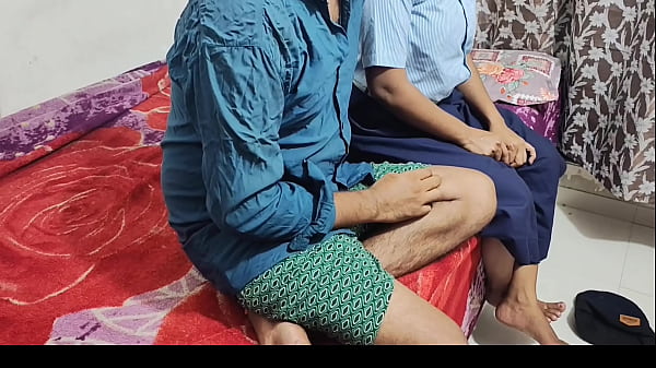 देसी कॉलेज गर्ल ने अपने बॉयफ्रेंड के साथ किया सेक्स