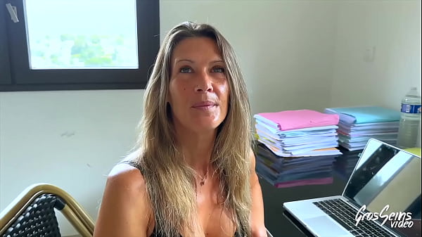 Milena, milf aux gros seins, veut de la baise