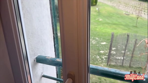 Sally et Jade, deux belles coquines, se mangent la chatte